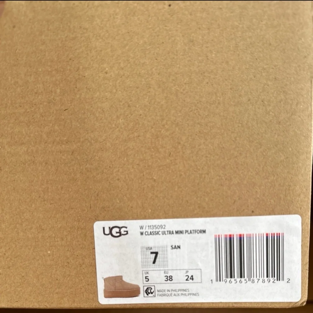 Ugg Mini Platform in Sand Unisex Women size 9 - Picture 12 of 13